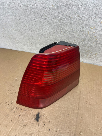 1999 to 2003 Volkswagen Jetta Sedan Left Driver Tail Light AI9174 LK2