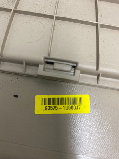 2011 2012 2013 Kia Sorento Front Right Passenger RH Door Panel Trim O6526 DG10
