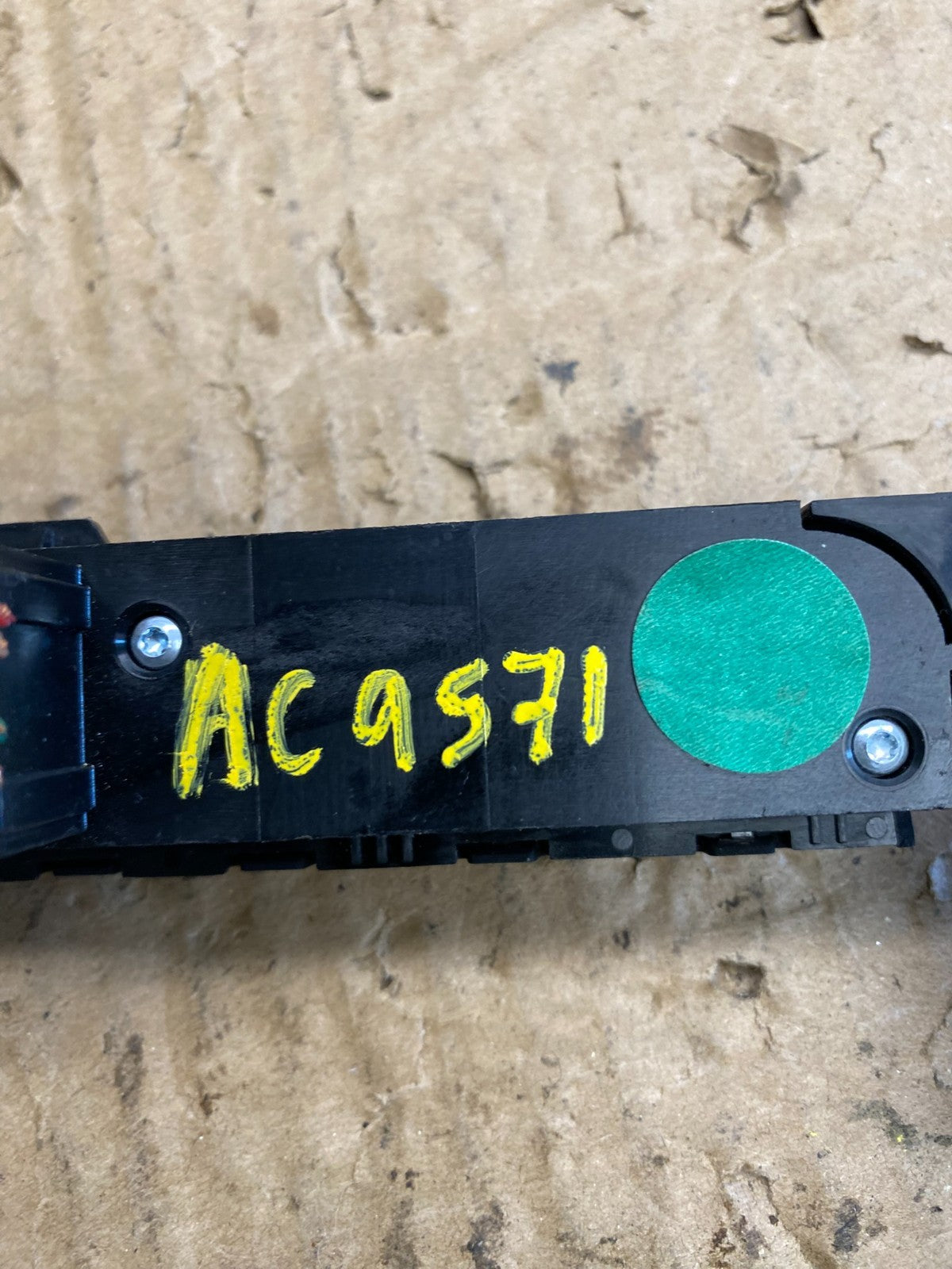2013 - 2017 Buick Enclave Center Dash Hazard Waring Multi Switch AC9571 DG4
