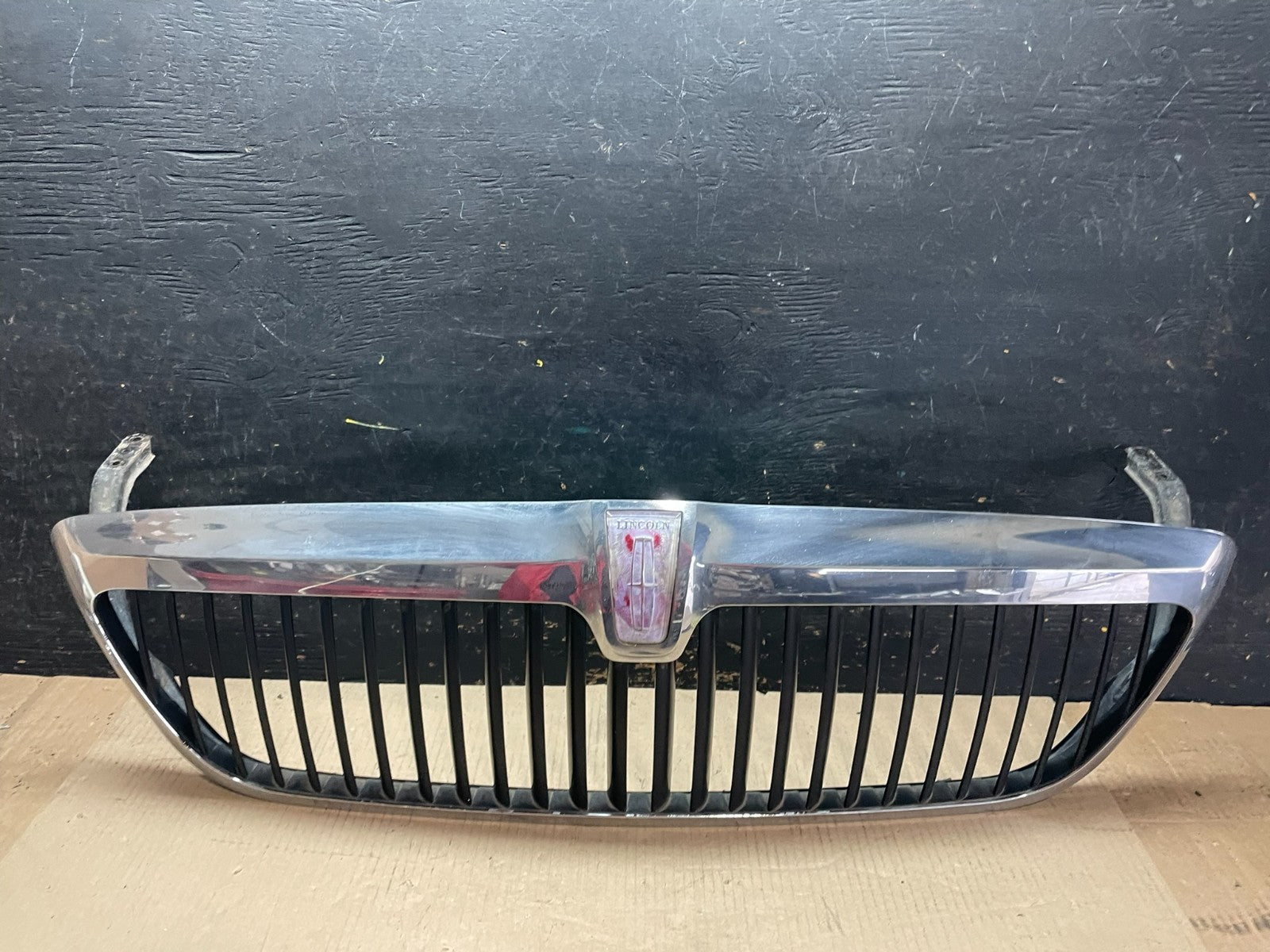 1998 to 2002 Lincoln Navigator Front Upper Grill Grille U7510 DG0