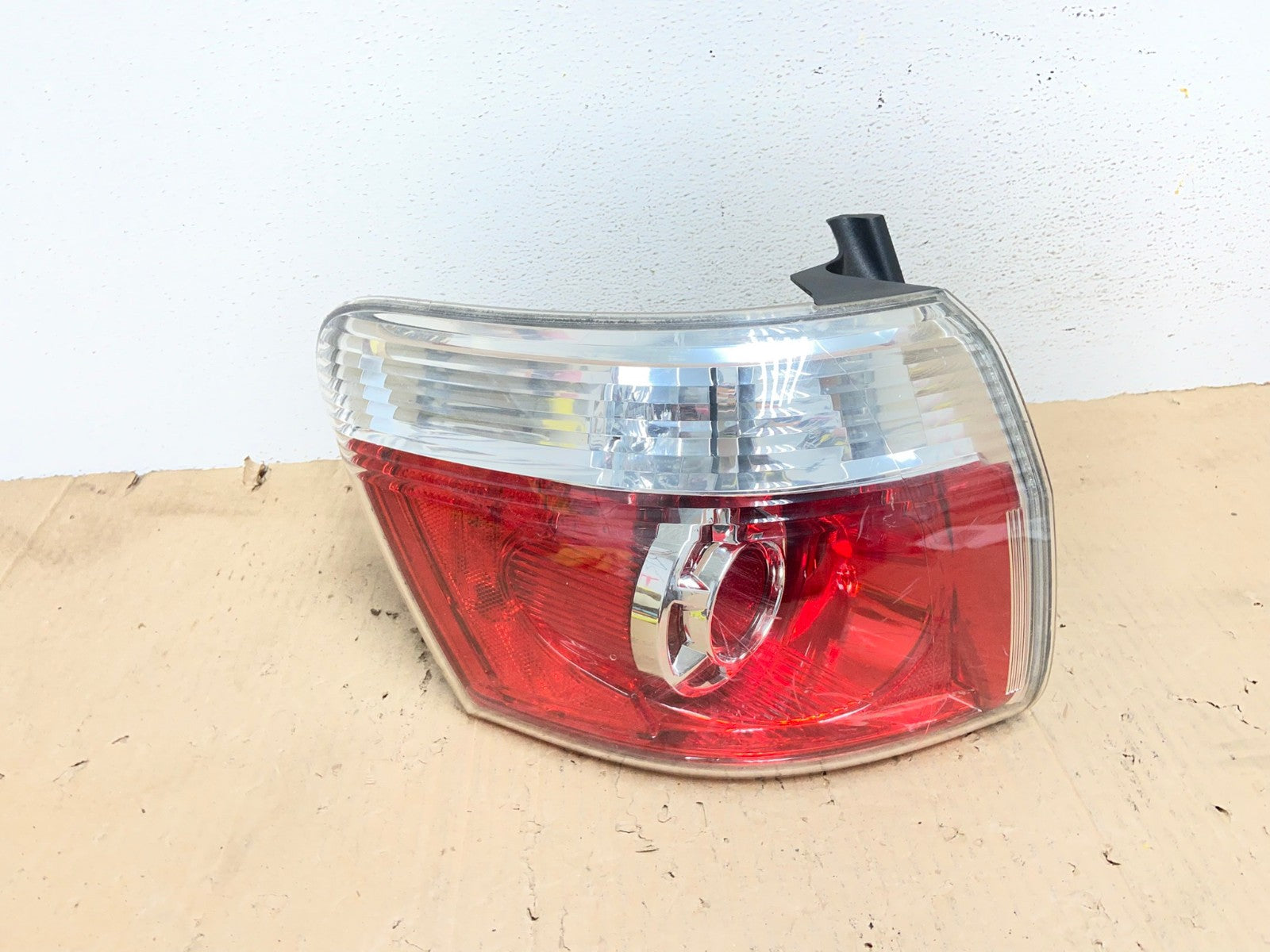 2007 to 2012 GMC Acadia Tail Light Left Driver Lh Side AE9334 LK0