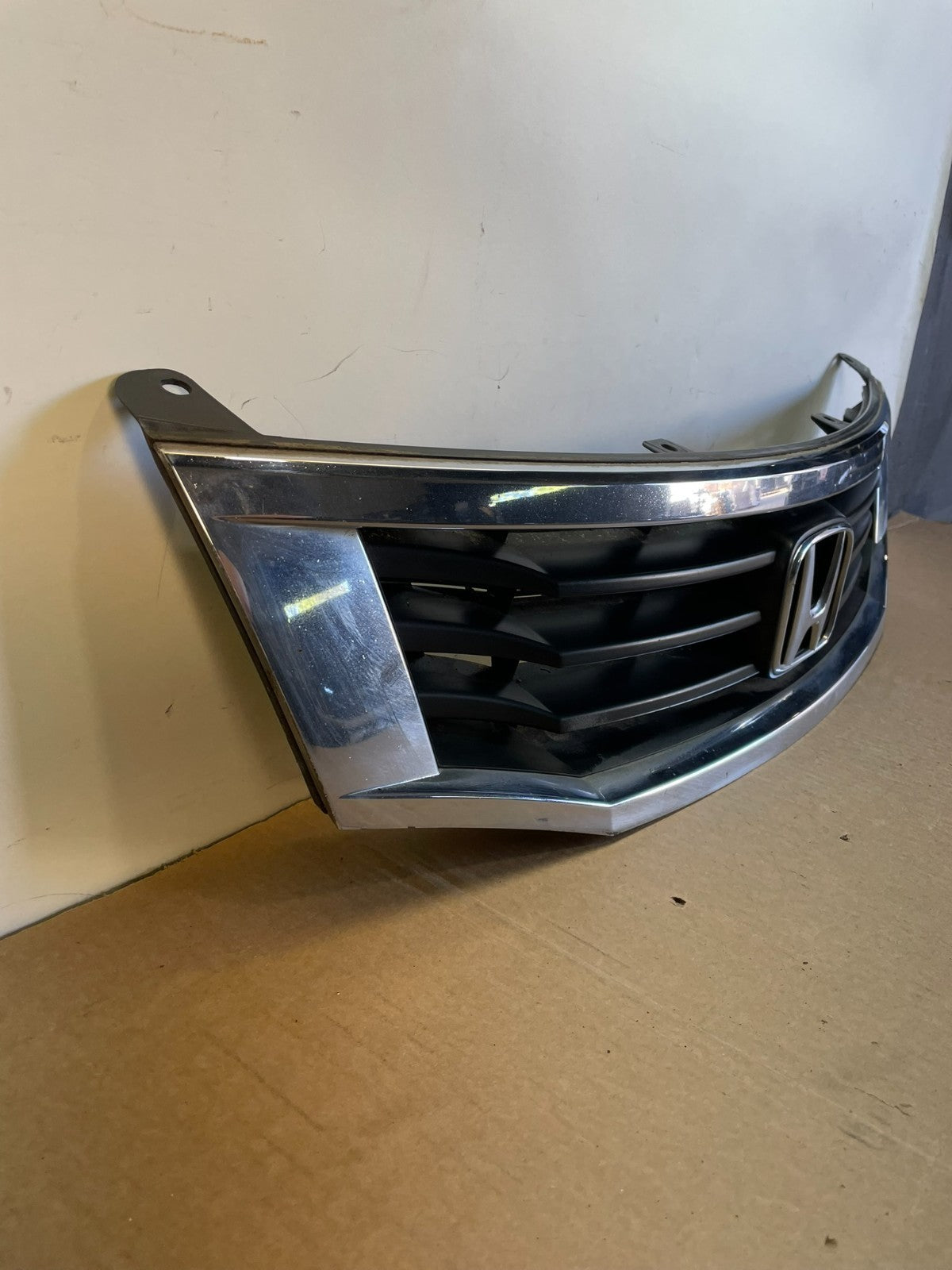 2008 2009 2010 Honda Accord Sedan Front Upper Grill Grille AH0341 DG2
