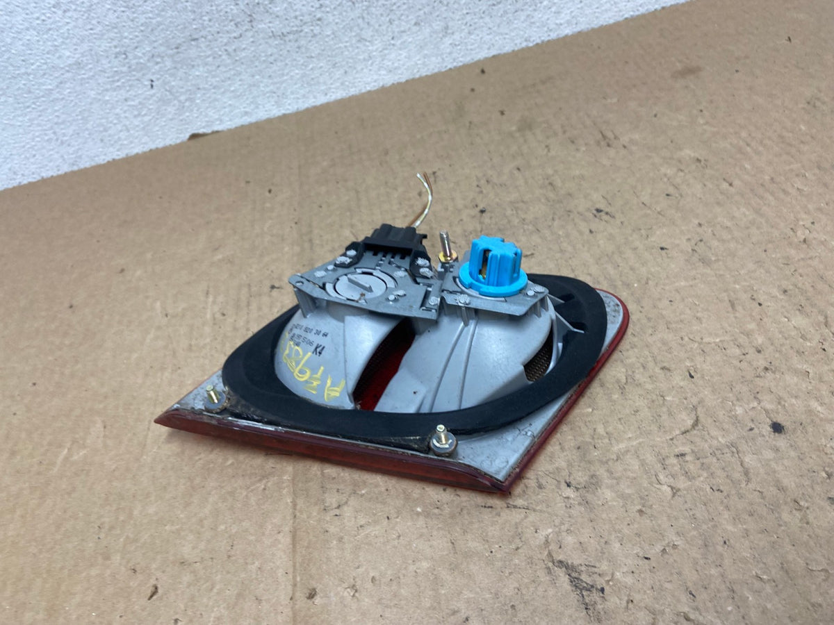 1996 - 1999 Mercedes-Benz E W210 E320 Right Passenger Inner Tail Light AF98334
