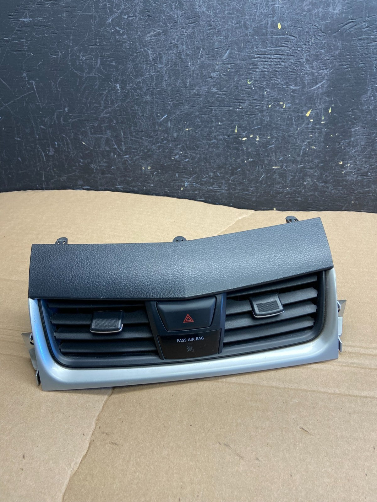2016-2018 Nissan Altima Center Dash Vents Ac Air Vent Trim Panel Bezel AF1758 DG0