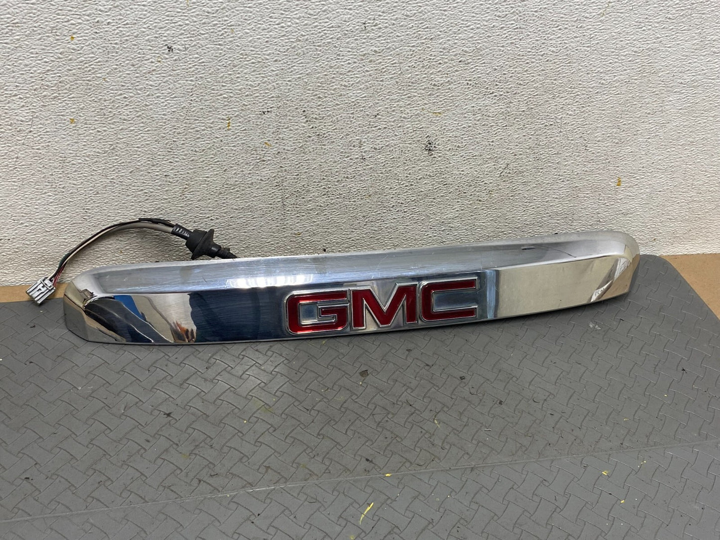 2010-2015 Gmc Terrain Lift Gate Handle Trim Back Up Camera Chrome Panel C6027 DG0