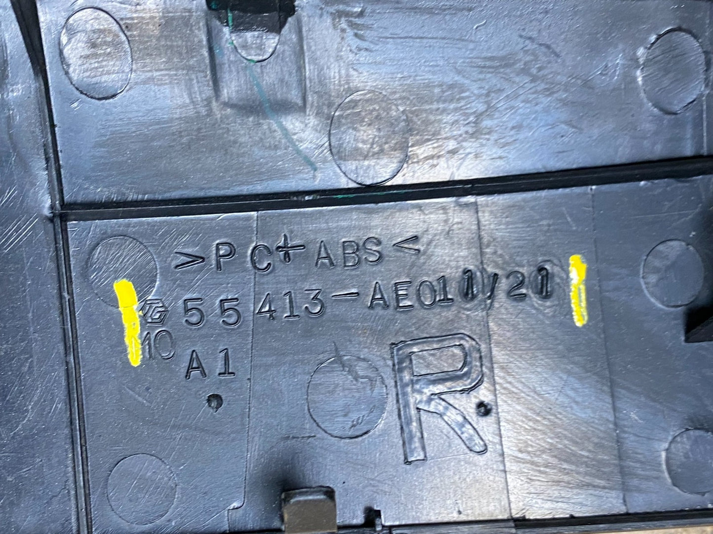 2004 to 2010 Toyota Sienna Right Side Radio Switches Bezel Trim V9981 DG5