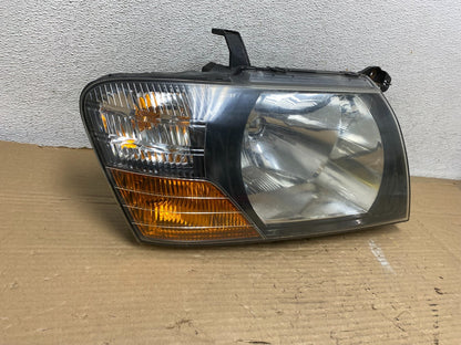 2000 to 2004 Mitsubishi Montero Pajero Right Passenger RH Headlight AG9054 DW1