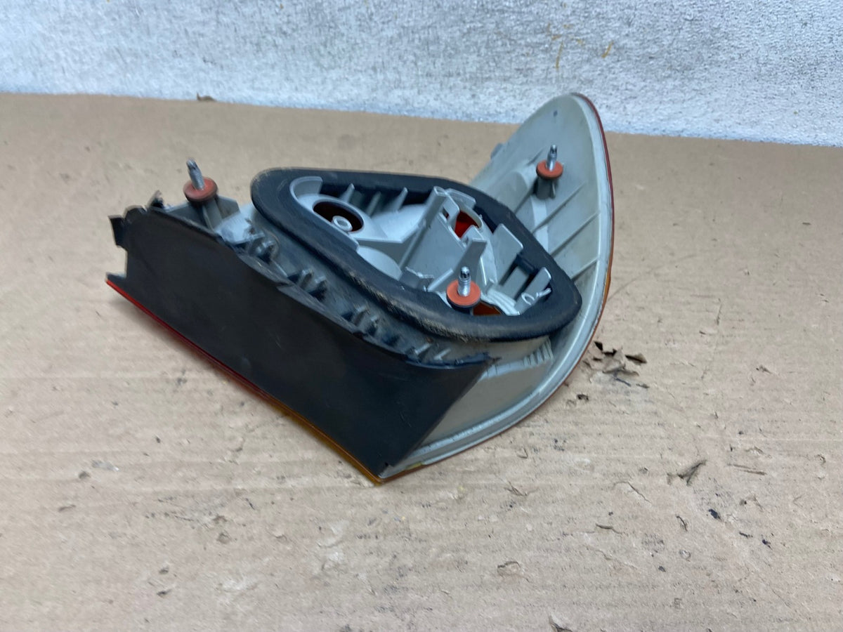 1999-2001 Bmw 3 E46 325i 328i 330i Coupe Right Passenger Tail Light AI1037 LK6