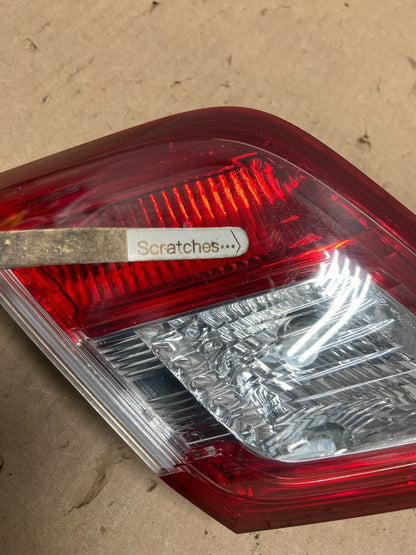 2010 - 2011 Toyota Camry Left Driver LH Side Inner Tail Light AG5812 DW3