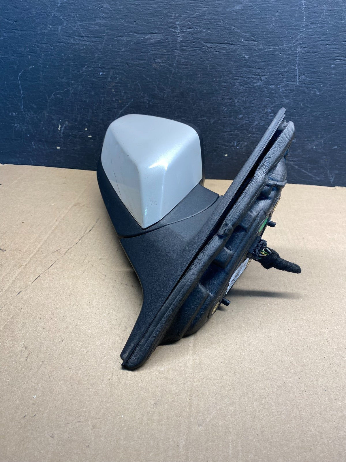 2016 to 2018 Chevrolet Malibu Right Passenger Turn Signal Door Mirror AE7689 DW2