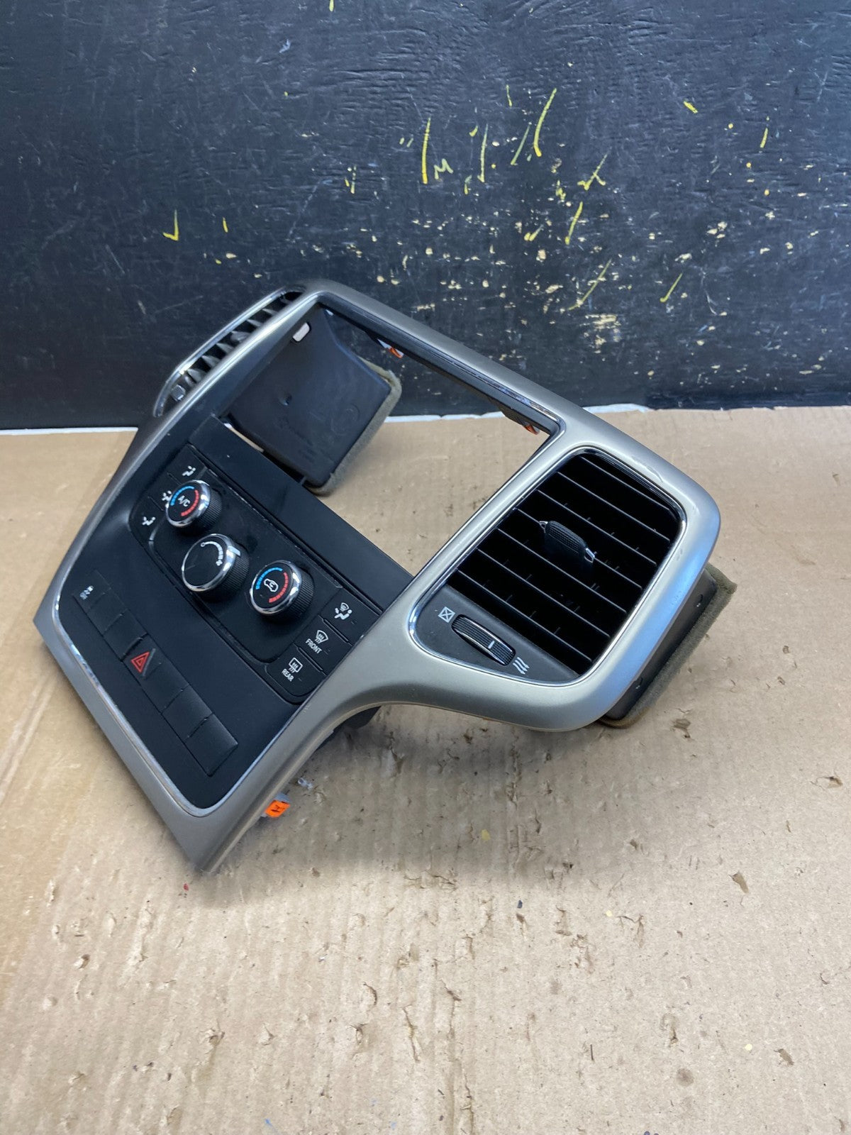 2011-2013 Jeep Grand Cherokee Center Radio Climate Control Bezel Vent ab2267 DG2