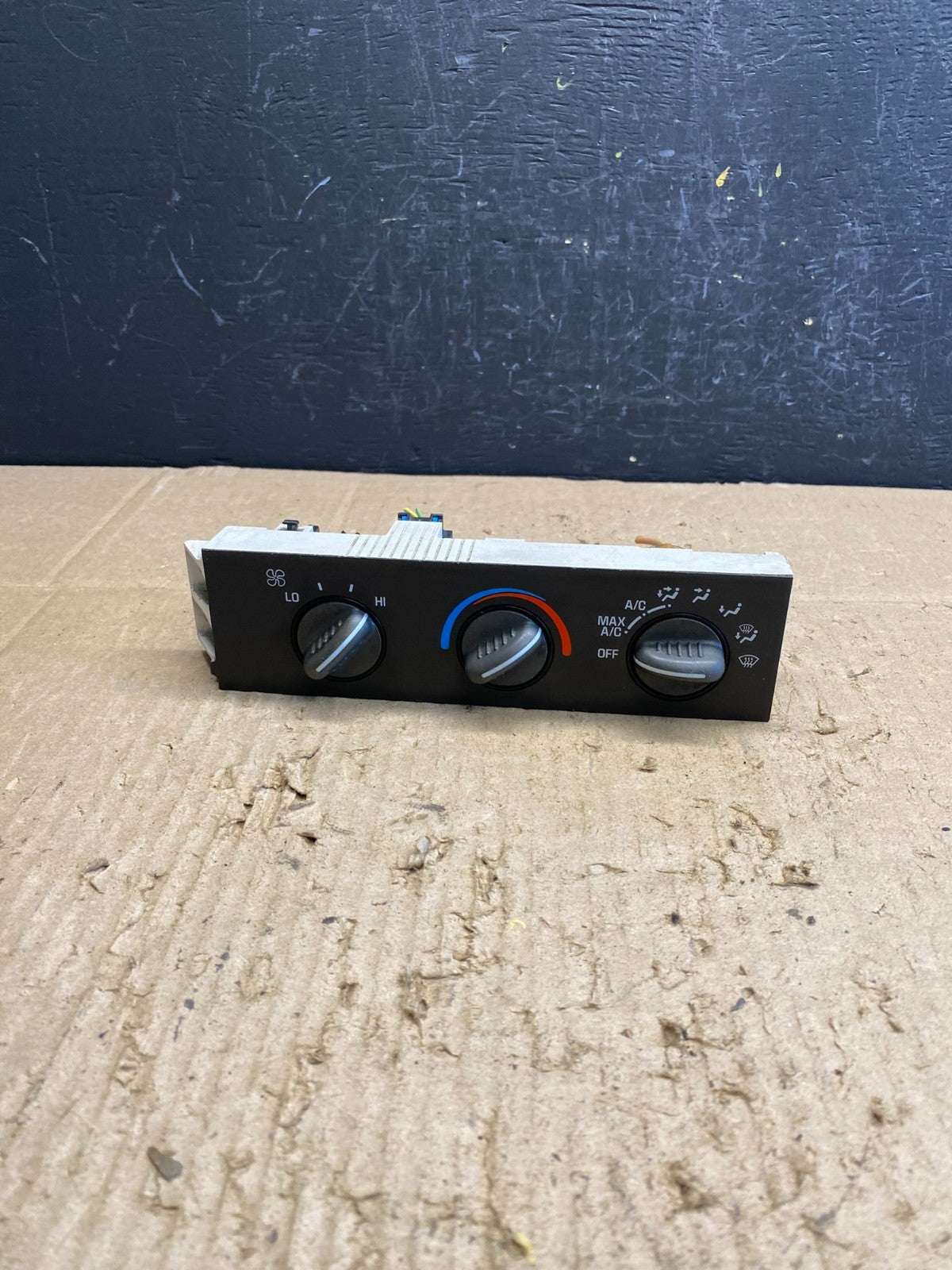 2001 - 2007 GMC Chevrolet Express 1500 Climate Control A/C AC4670 DG0
