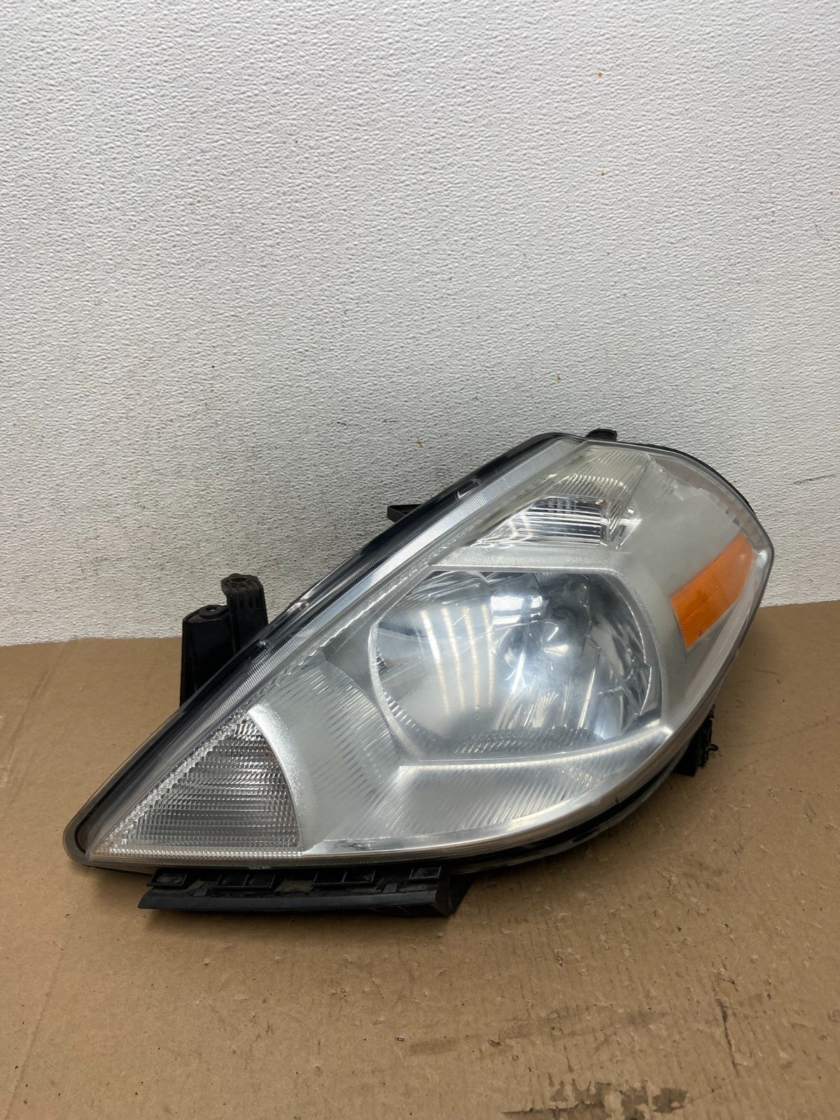 2008 to 2012 Nissan Versa Headlight Halogen Left Driver Lh Side AD7750 DW0