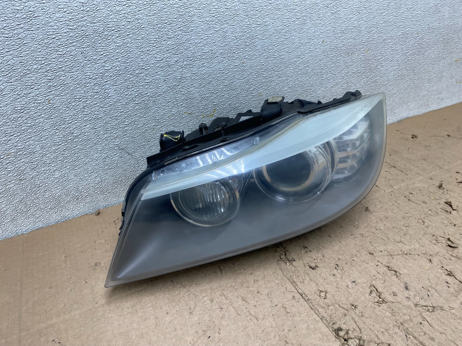 2009-2011 Bmw 3 Series 328i 4/D Sedan Left Driver Headlight Xenon OEM W3542 DG2