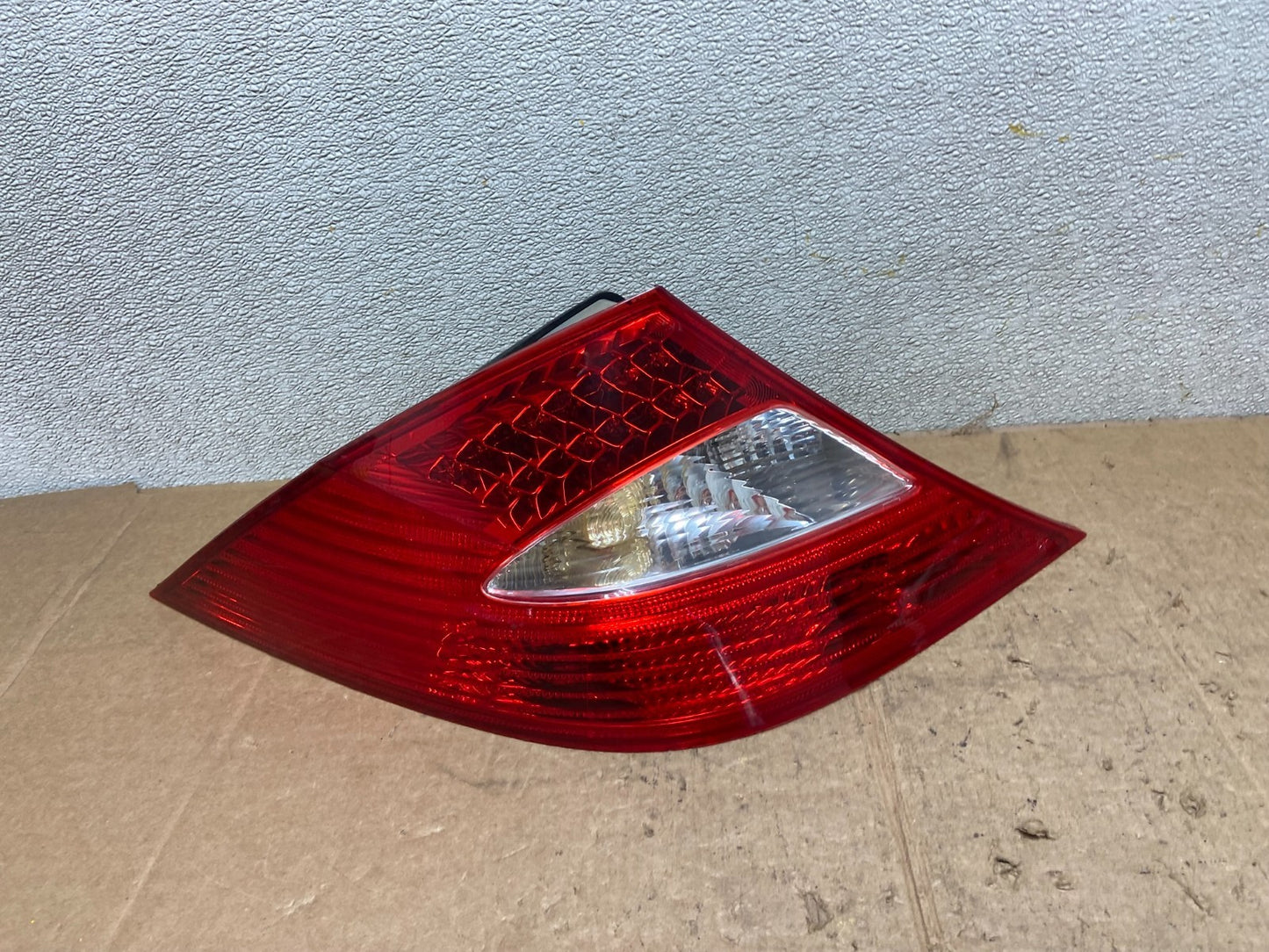 2006-2008 Mercedes w209 CLS CLS550 CLS55 Left Driver LH Side Tail Light AA39700