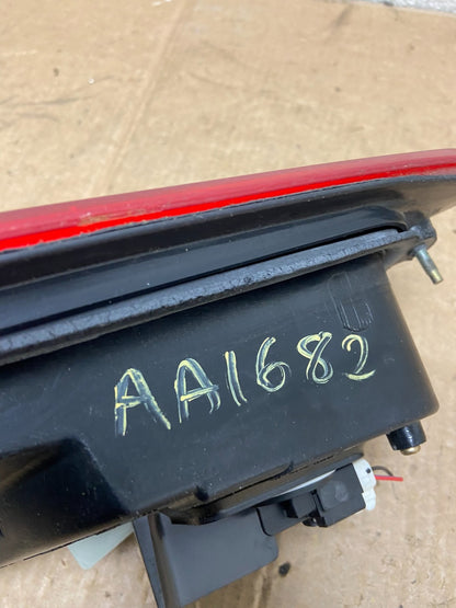 2000-2001 Infiniti i30 Left Driver Side Tail Light Inner Oem AA1682 PS6