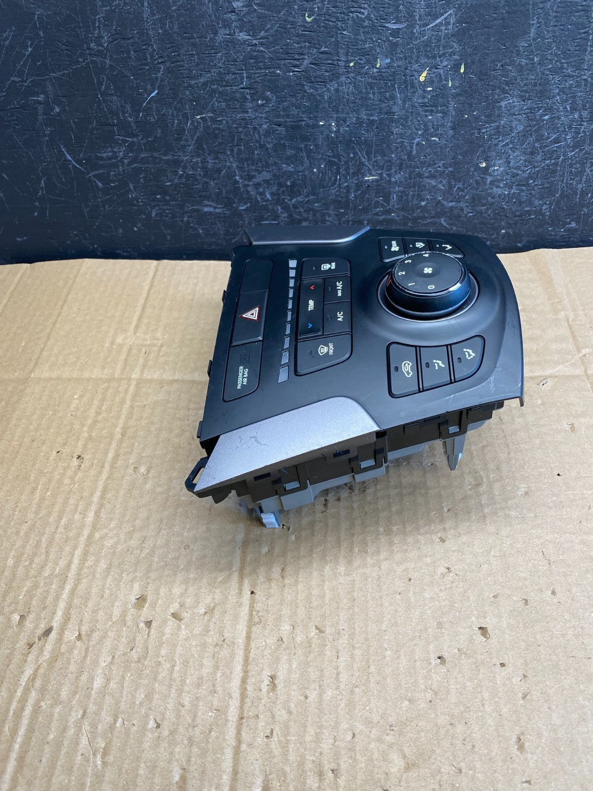 2017 to 2018 Hyundai Santa Fe Automatic Climate AC Heater Control ac9430 DG1