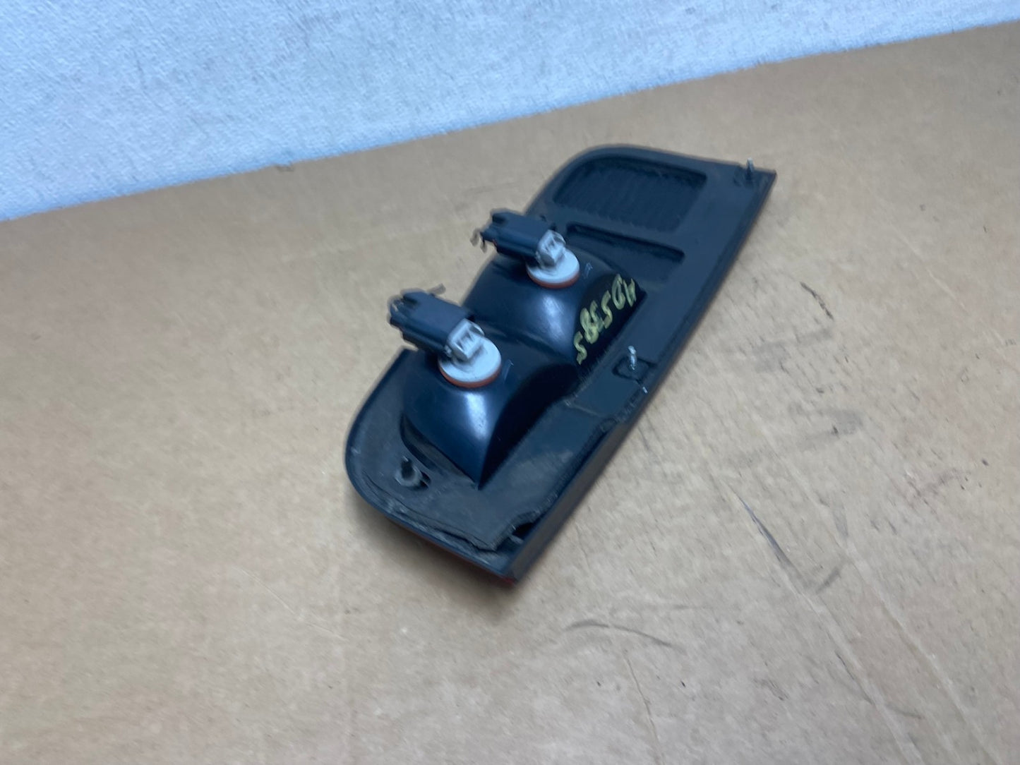 2003 to 2005 Lincoln Aviator Right Passenger Inner Tail Light Side AD5385 LK4