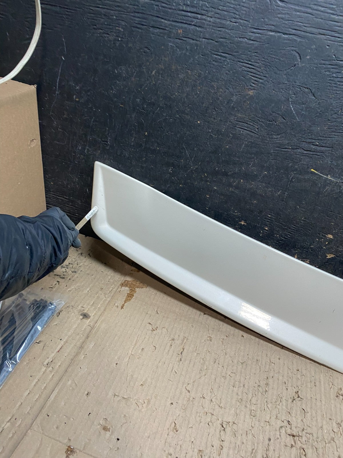 2003 to 2007 Cadillac CTS Trunk Spoiler Wing White OEM X8234 PS4