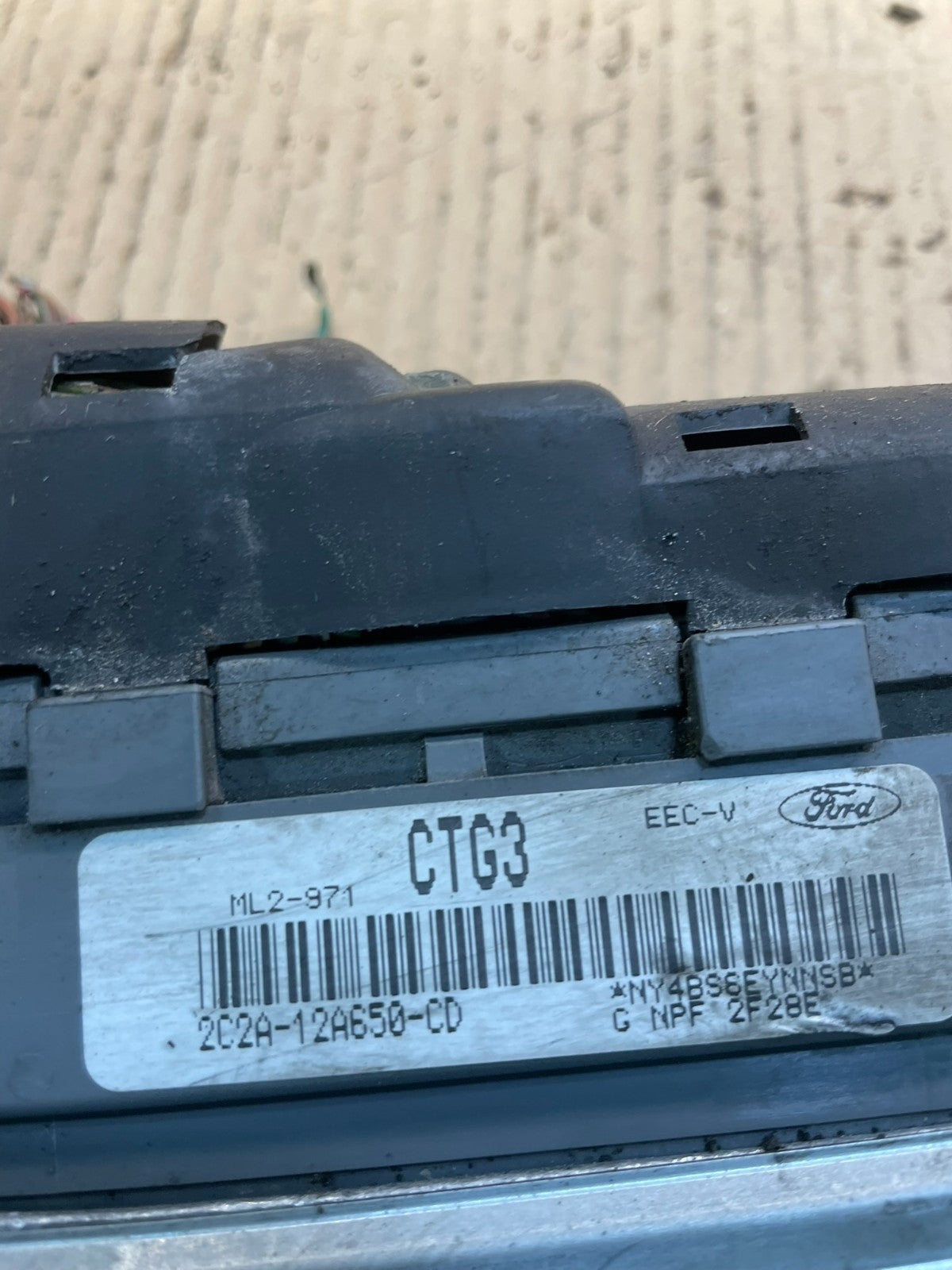 2002  Ford E250 E350 4.2L Van Engine Control ECU Computer Module X8558 DG3