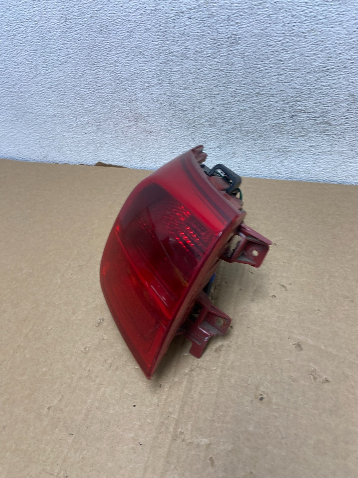 2016 to 2018 Kia Sedona Left Driver Side Tail Light AF7309 DW1