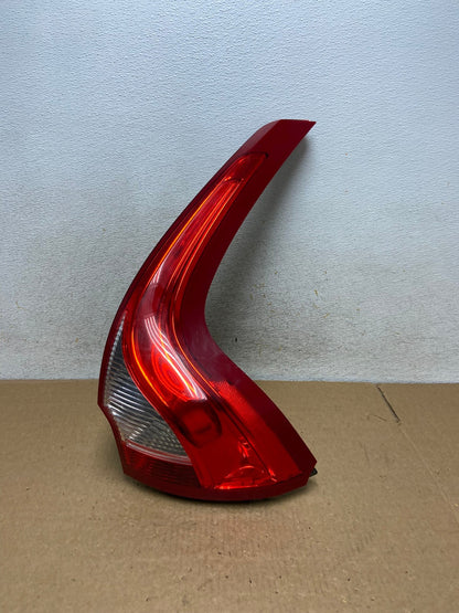 2009 to 2011 Volvo XC60 Right Passenger RH Tail Light AI3452 LK0