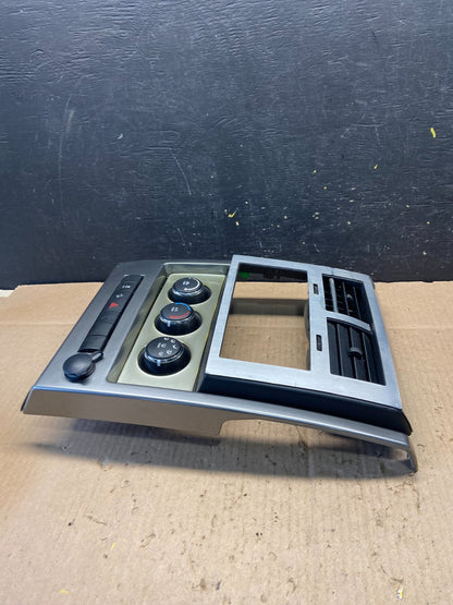 2008 to 2012 Jeep Liberty Dash Climate Temperature Control Radio Bezel Q0883 DG2
