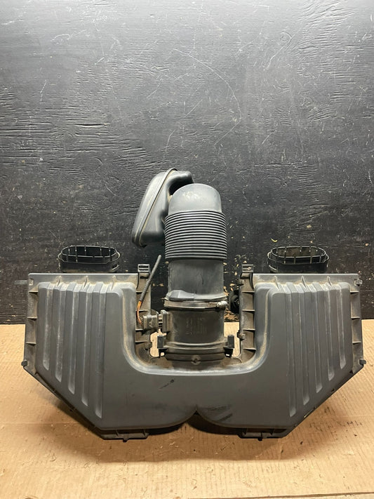 2007 to 2010 BMW E70 X5 N62 Air Intake Cleaner Filter 7548896 OEM y6286 DG0