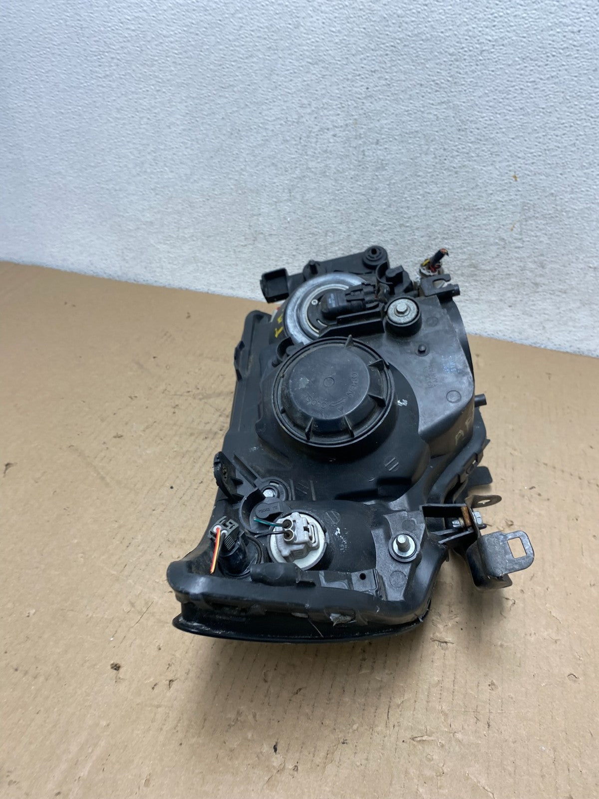 2006 2007 2008 Subaru Forester Left Driver LH Headlight Halogen TYC AF3215 DW8