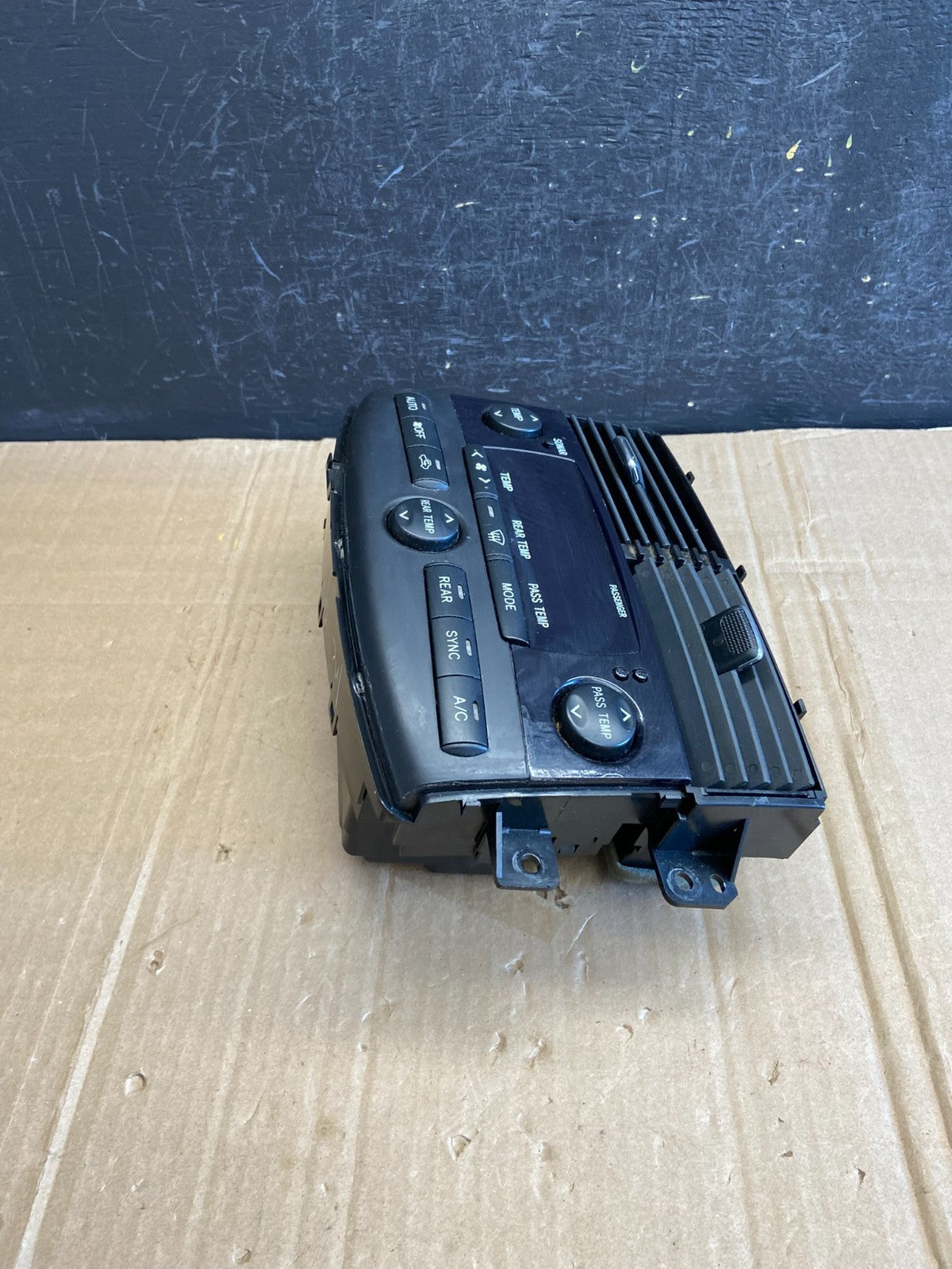 2006 to 2010 Toyota Sienna A/C Climate Heater Temperature Control AD7092 DG2