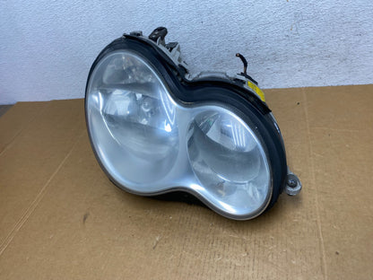 2005 to 2007 Mercedes-Benz C-Class Right Passenger Side Headlight AD9068 DW1