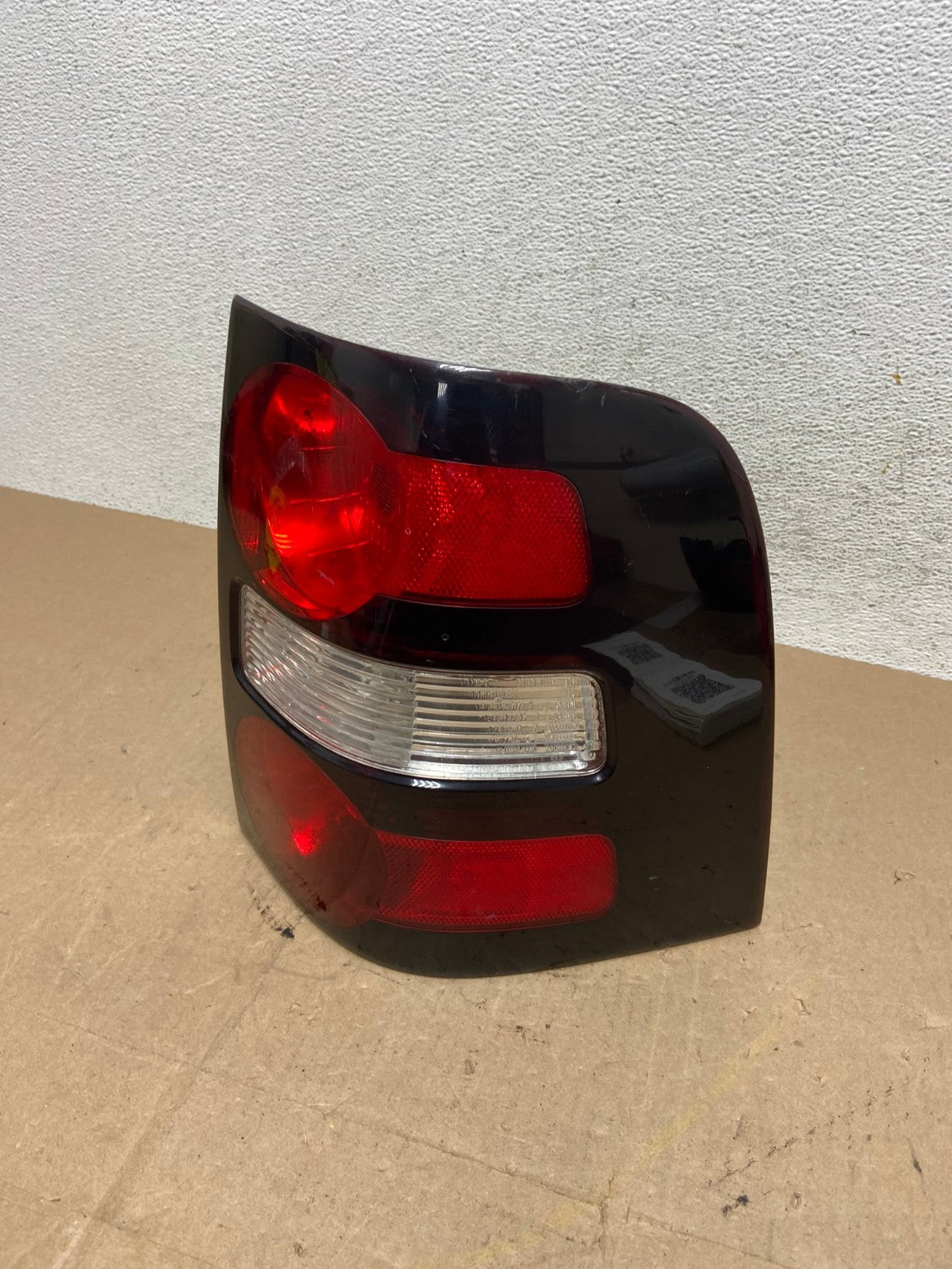 2006 to 2010 Ford Explorer Right Passenger Side Tail light AE6798 LK0