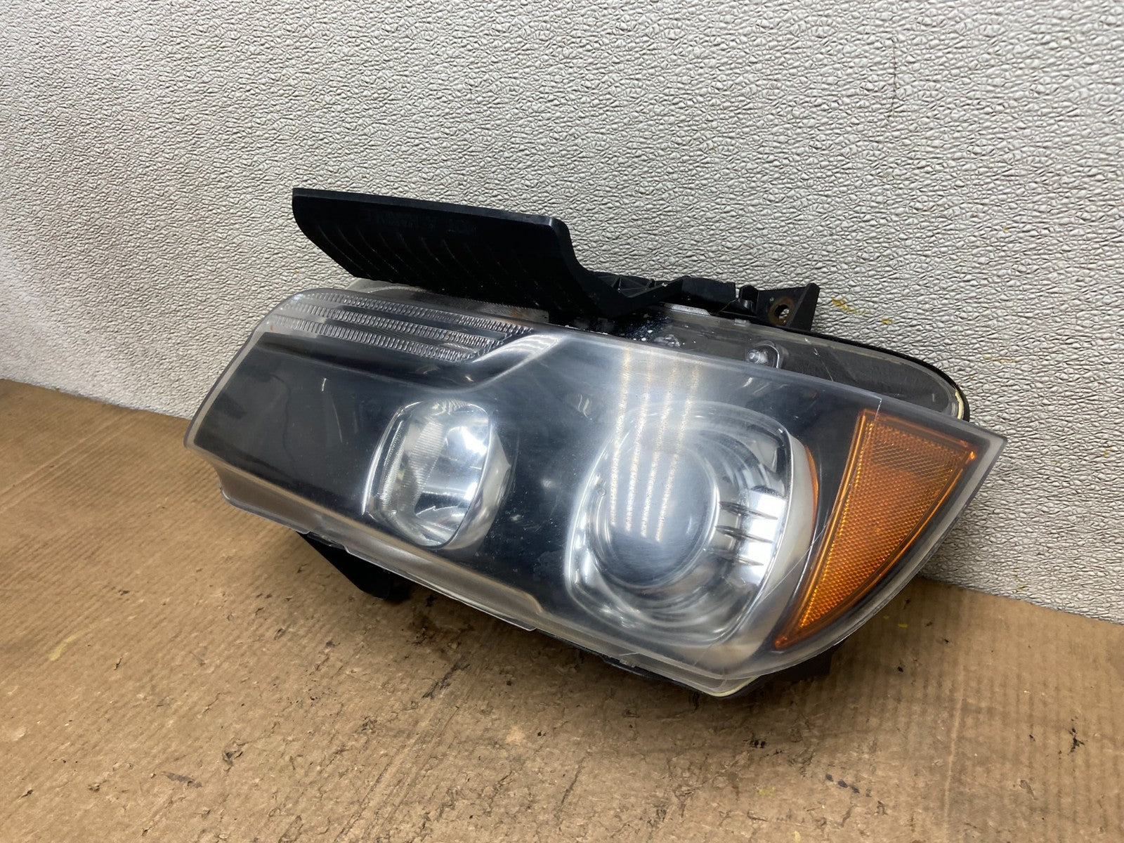 2011 to 2014 Dodge Charger Left Driver LH Side Xenon Headlight AA8552 DW1