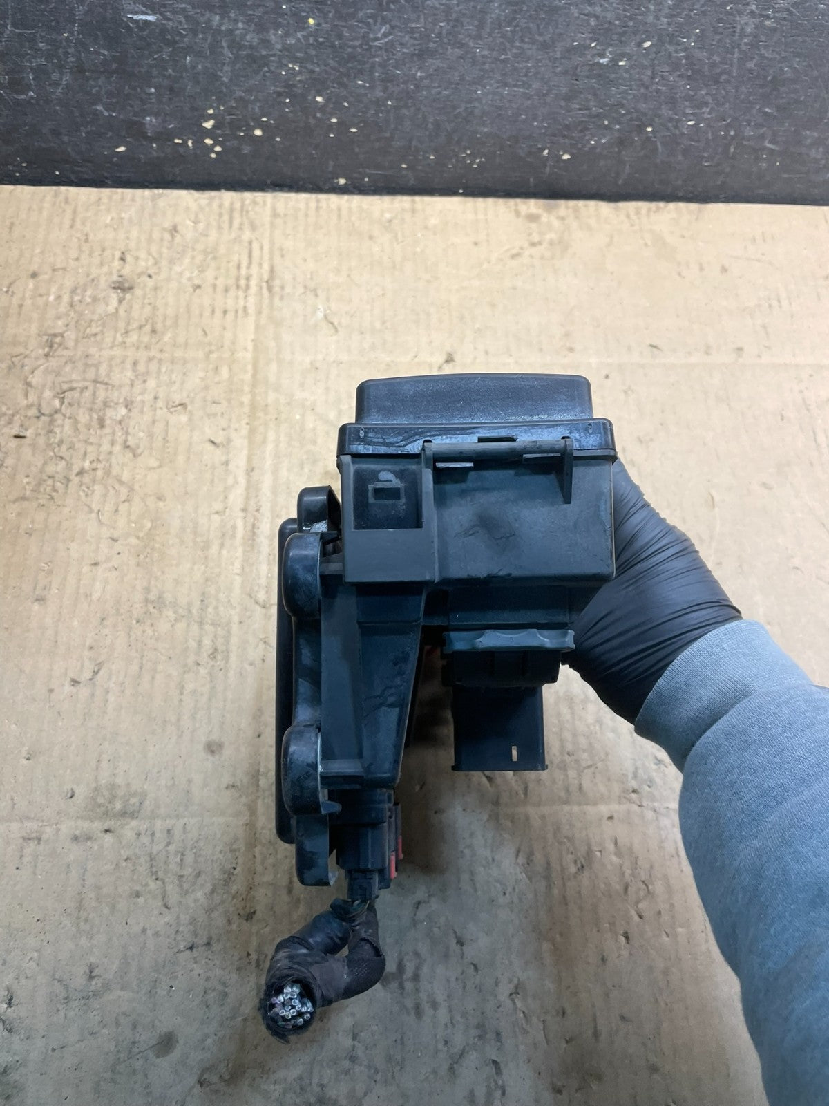 2006 Jeep Commander Fuse Box Relay BCM Body Control Module 04692085ab W7173 DG3