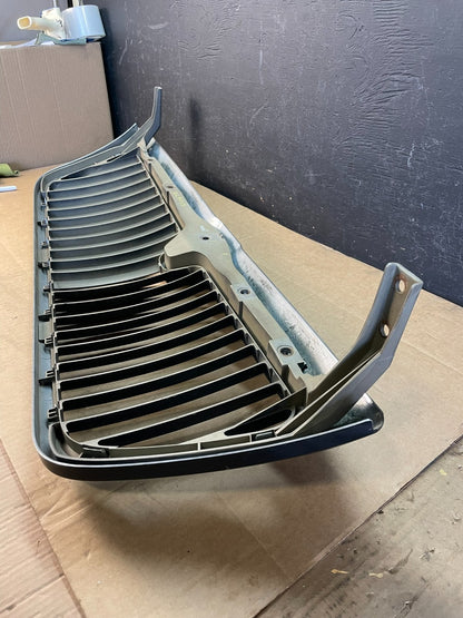2003 to 2006 Lincoln Navigator Front Upper Grill Grille ac5013 DG6