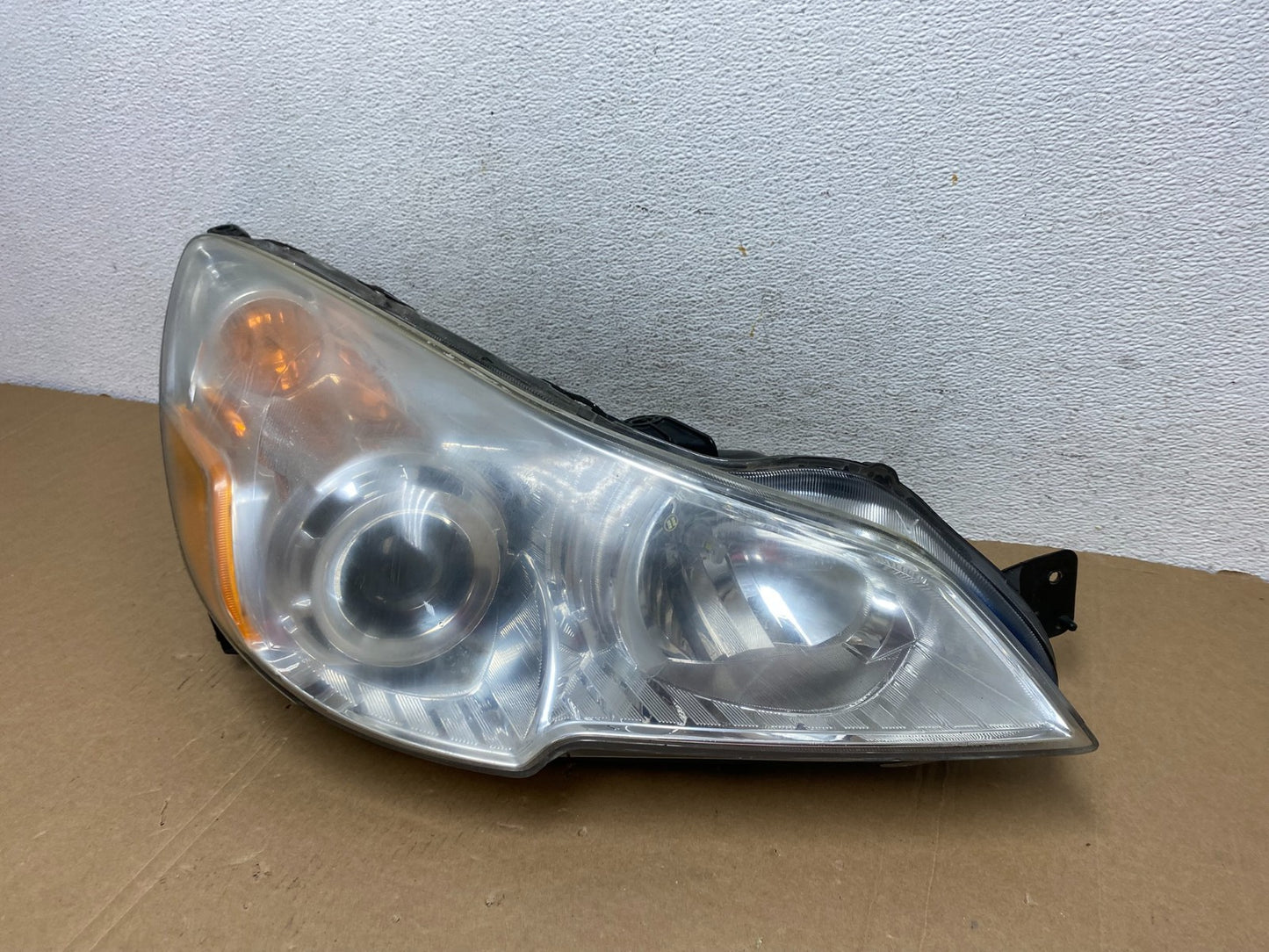 2010-2012 Subaru Legacy Outback Right Passenger Headlight AD7873 DW1