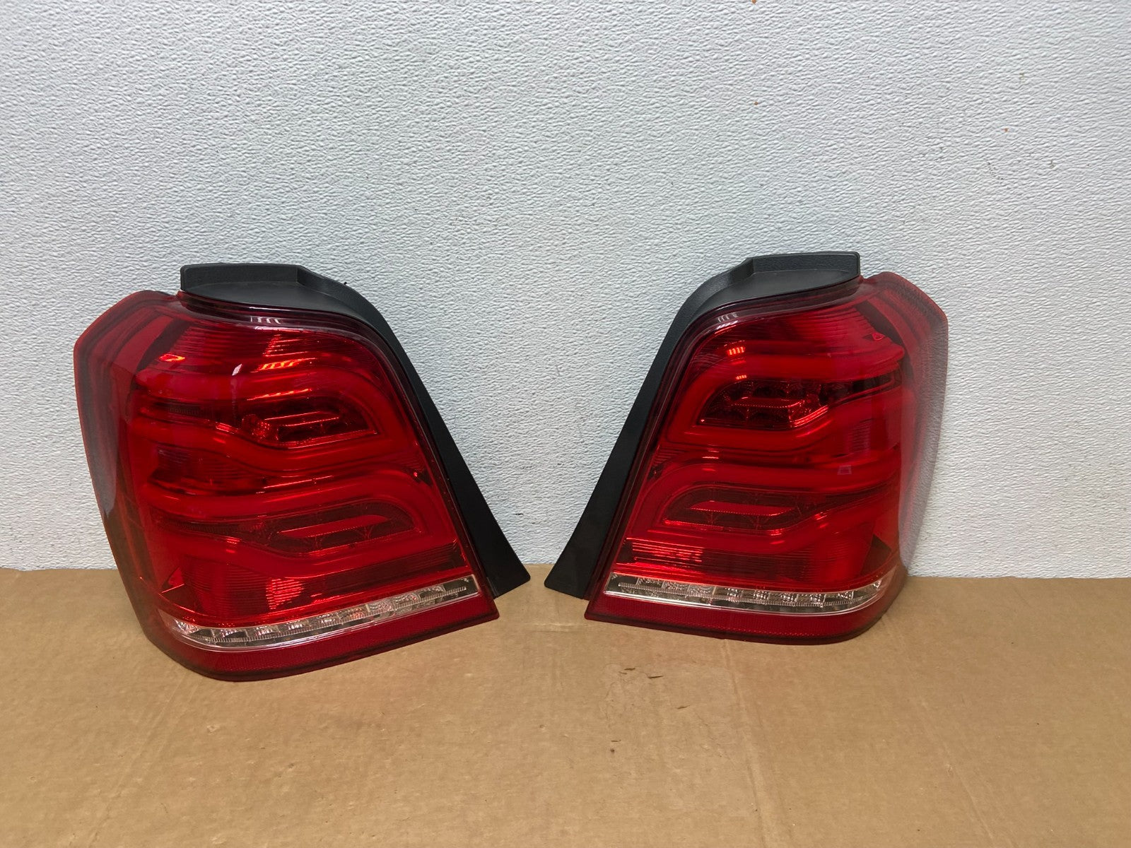 2001-2007 Toyota Highlander Left Driver LH Side LED Tail Lights AC8385 DG0