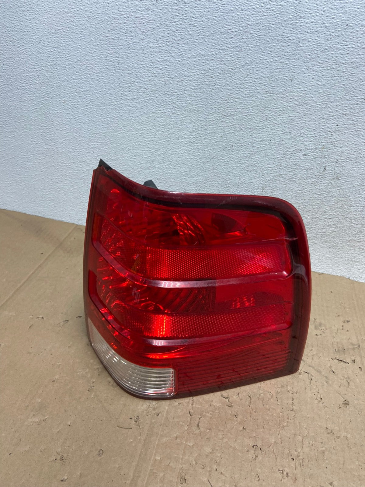 2003 2004 2005 2006 Ford Expedition Right Passenger Rh Tail light AE9388 LK0