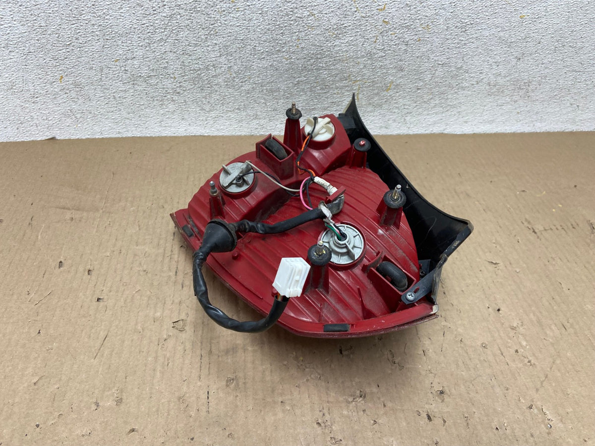2001-2003 Sedan Hyundai Elantra Left Driver Lh Side Tail Light AH5886 LK4