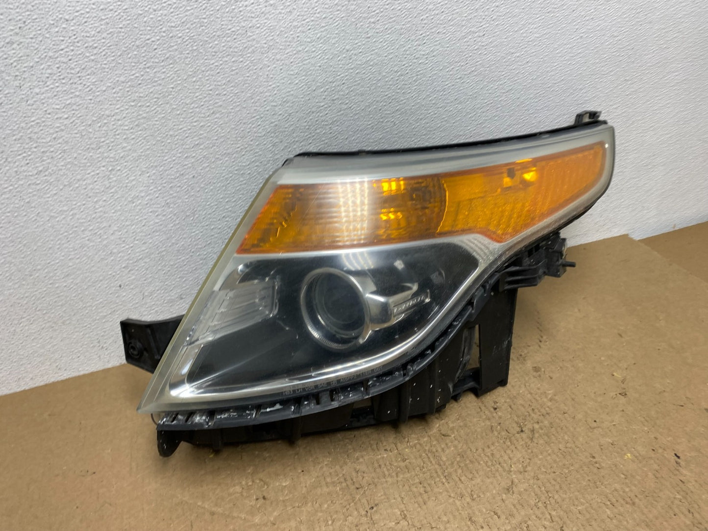2011 to 2015 Ford Explorer Left Driver LH Halogen Headlight Oem AC1641 DW2