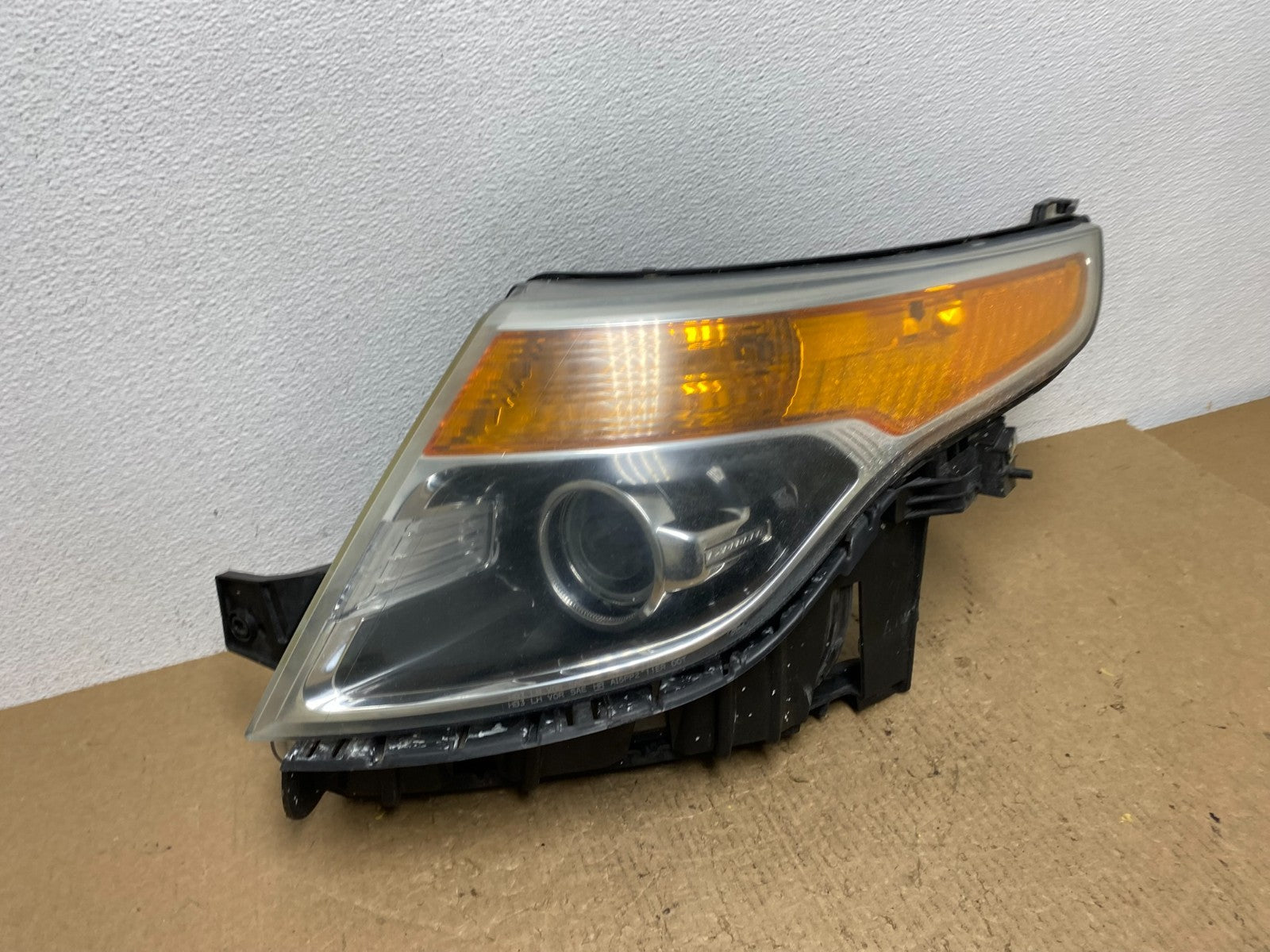 2011 to 2015 Ford Explorer Left Driver LH Halogen Headlight Oem AC1641 DW2