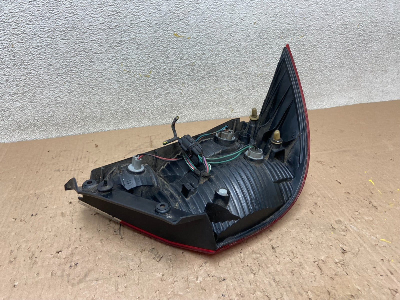 2002-2003 Mitsubishi Lancer Right Passenger RH Tail Light OEM Y0485 DG4