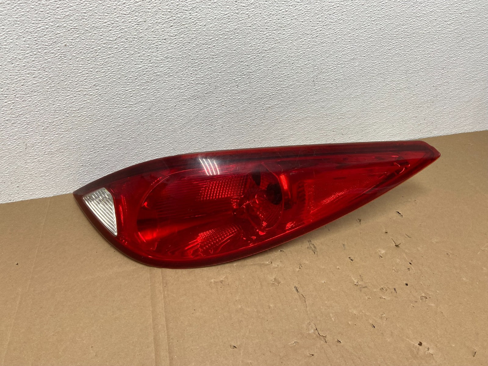 2006 - 2009 Pontiac G6 Coupe Right Passenger RH Side Tail Light OEM AB6794 DW0