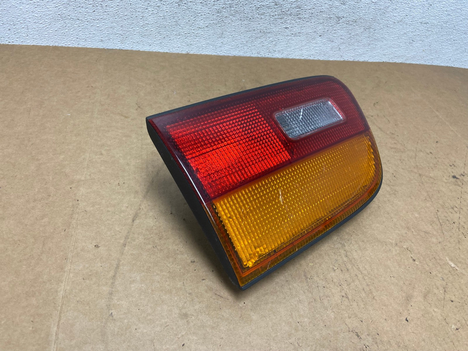 1998 1999 2000 Toyota Sienna Right Passenger Inner Tail light AE3097 LK2