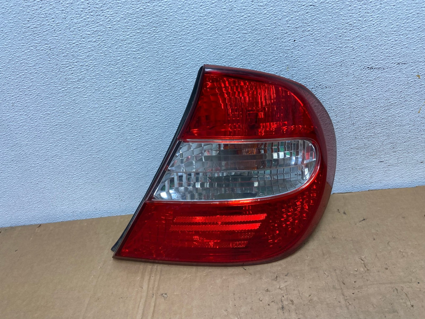 2002 2003 2004 Toyota Camry Tail Light Right Passenger Rh Side AD3251 LK0