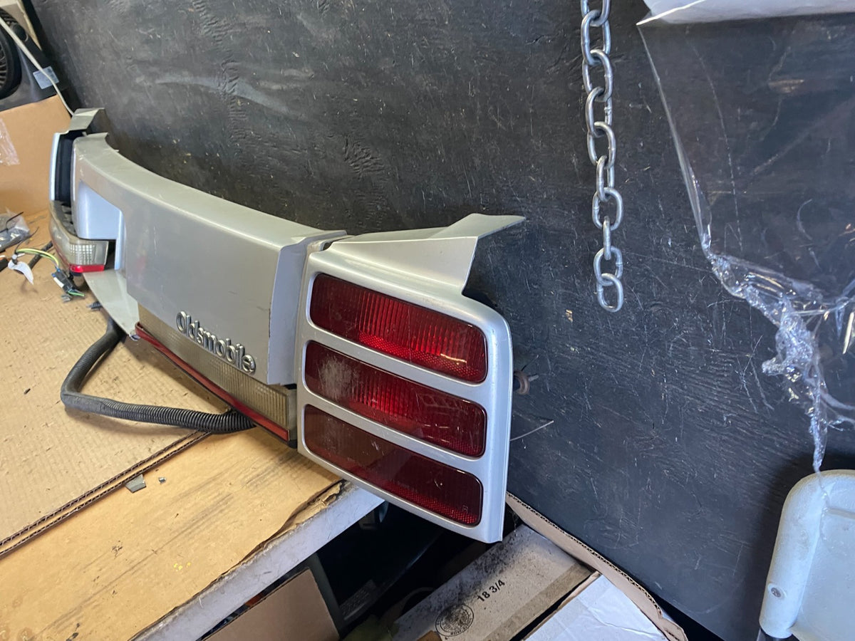 1989 to 1991 Oldsmobile Cutlass Rear Body Finish Panel Trim Trunk S3348 DG1