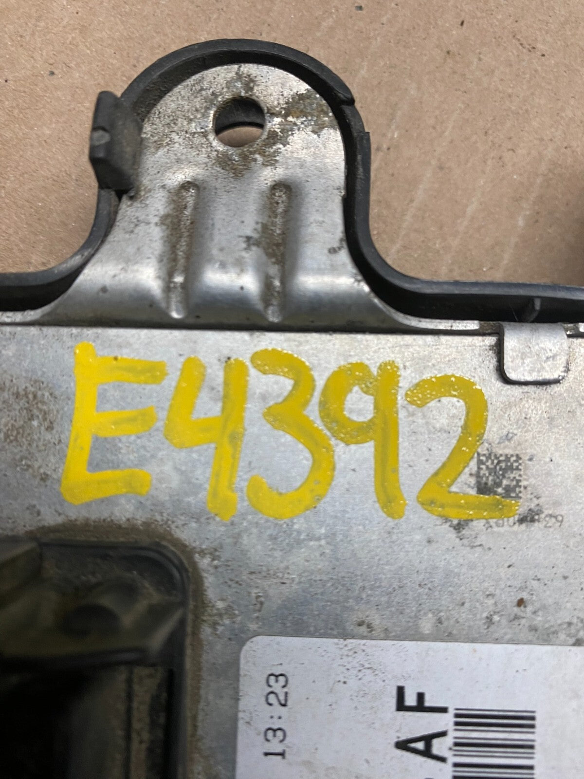 2006 Dodge Durango  Fuse Box Relay Unit Module Body Control P04692024AF E4392 PS4