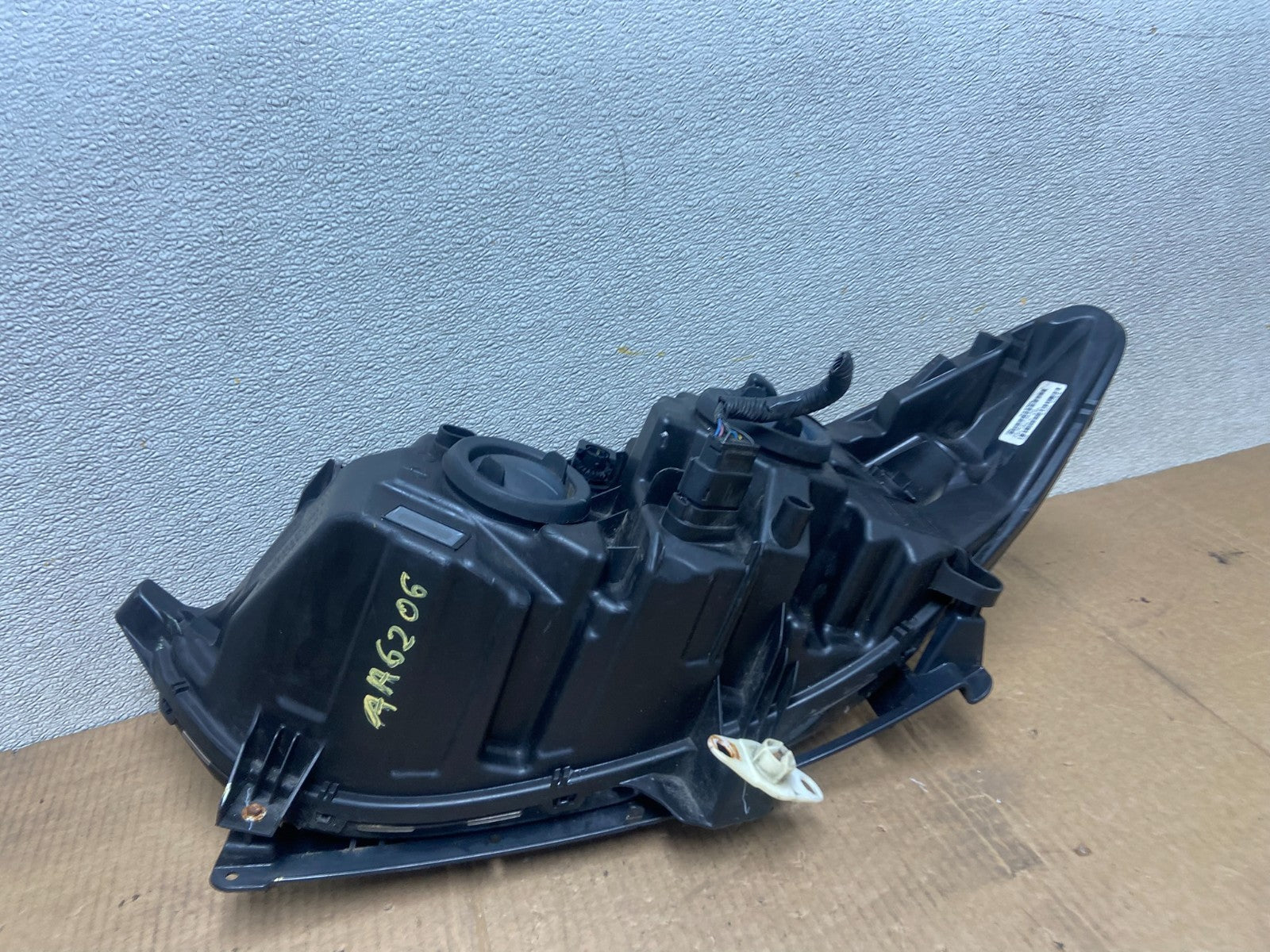 2013 to 2016 Ford Fusion Right Passenger Rh Side Headlight AA6206 DW8