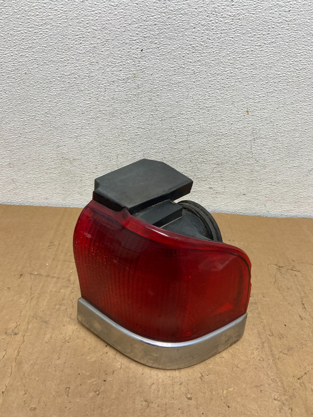 1994 - 1997 Ford Cougar Right Passenger RH Side Tail Light AD1278 DG0