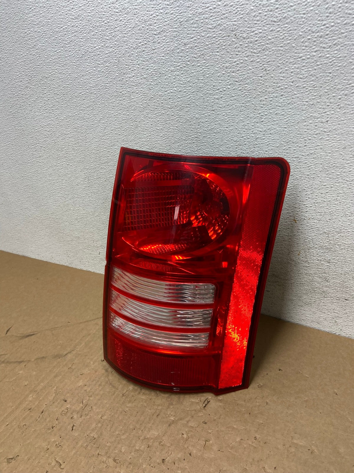 2008 - 2010 Chrysler Town And Country Right Passenger Tail Light AG1091 LK1